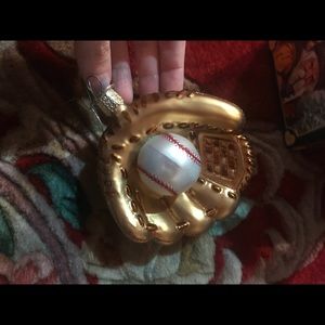 Blownglass Baseball mitt ornament